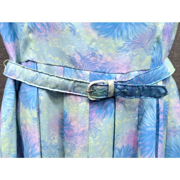 VINTAGE Haybrooke Classic - Blue Floral, Sleeveless, Zip Back, Pleated, Belted - Picture 4 of 10